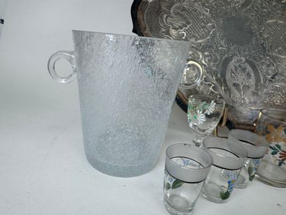 Lot comprenant :
- collection d'environ 20...
