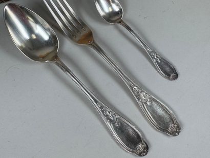 Partie de ménagère en métal argenté, modèle...