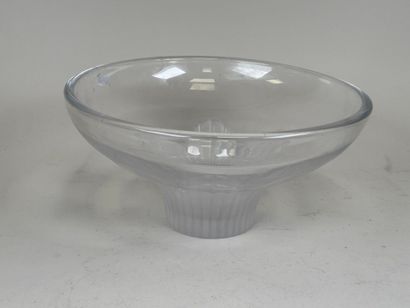 VANNES.
Circular bowl on heel in crystal...