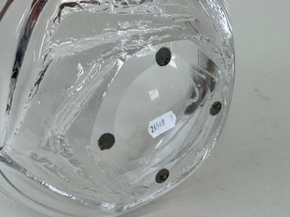 DAUM France. 
Pressed-molded crystal bowl.
Signed.
6.5...