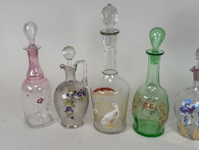 Six carafons ou carafes certaines partiellement...