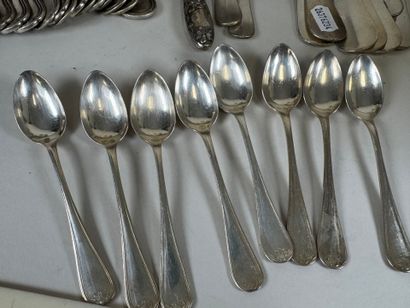 Lot of silver-plated or pewter platerie (some...