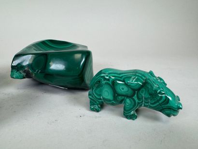 Two free-form malachite receptacles.
5 x...