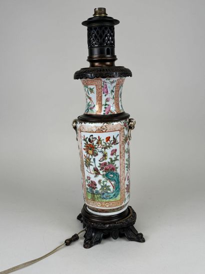 ASIA, 20th century.
Polychrome porcelain...