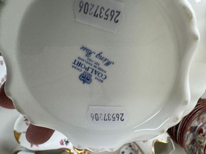 Important lot of polychrome and gold porcelain...