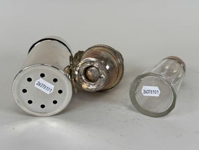 Lot de métal argenté et verre comprenant...