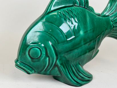LEJAN, XXe.
Poisson en céramique sur fond...