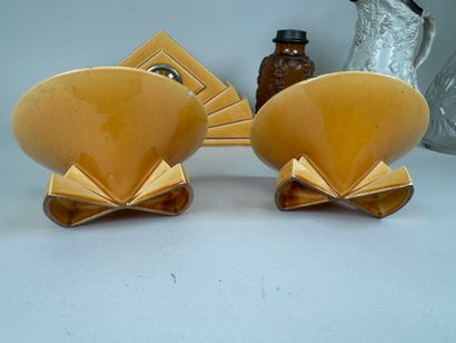 Lot comprenant :
- SAINT CLEMENT.
Garniture...
