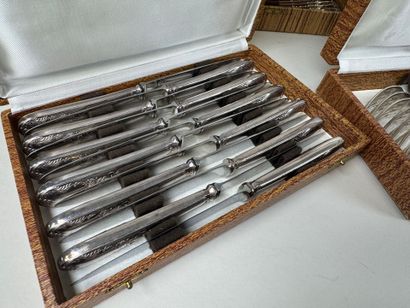 NOEL COLLET, fin XXe. 
Ménagère en métal...