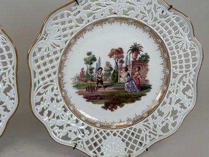 MEISSEN. 
Paire d'assiettes décoratives ajourées...