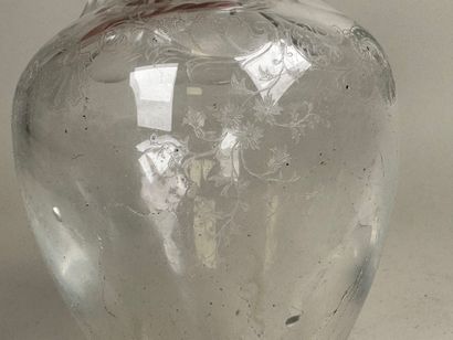 SAINT LOUIS.
Vase balustre en cristal moulé...