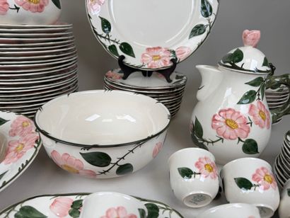 VILLEROY & BOCH.
Modèle WILD-ROSE.
Importante...