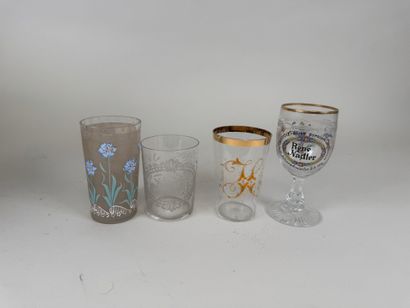 Collection de 38 verres de communion ou verre...