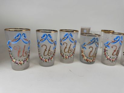 Collection de 38 verres de communion ou verre...