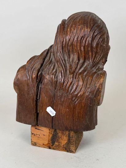 School, 20th century.
Christ.
Carved oak...