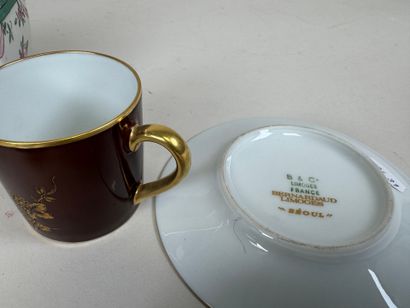 Lot en porcelaine comprenant :
- Porcelaine...