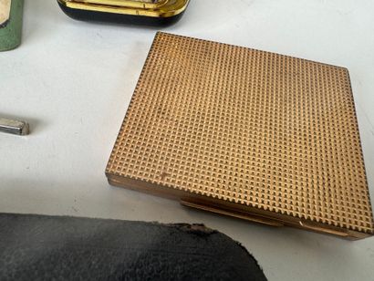 Lot of display items including ink pads in...