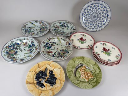 Set in earthenware and polychrome porcelain...