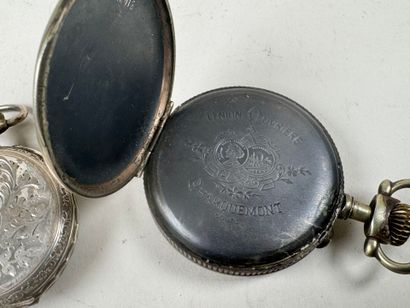 Lot de trois montres de gousset dont une...