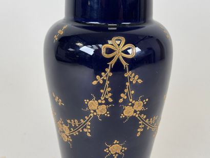 Porcelain vase on a kiln-blue ground with...