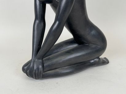 KERAMOS WIEN GROSSE.
Kneeling African woman.
Large...