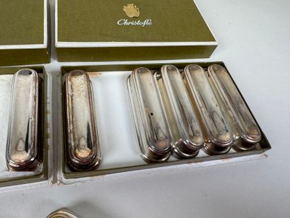 CHRISTOFLE.
Modèle ALBI.
Suite de 12 porte-couteaux...