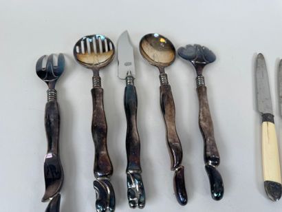 Set of 9 ivory and metal fruit knives, silver...