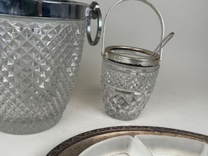 Lot en métal argenté et verre comprenant...