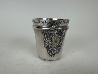 Minerve hallmarked silver tumbler decorated...
