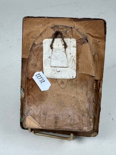 Paperolles reliquaire figurant une Vierge...