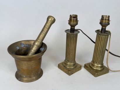 Lot comprenant :
- un mortier et son pilon...