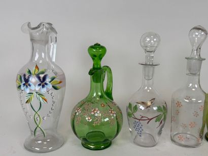 Six carafons ou carafes certaines partiellement...