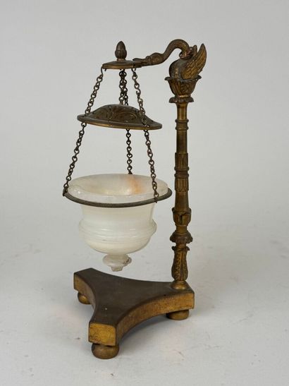 Petite lampe à huile ou encensoir en bronze...