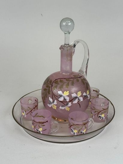 Service à liqueur en verre émaillé décoré...