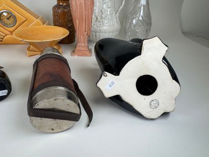 Lot comprenant :
- SAINT CLEMENT.
Garniture...