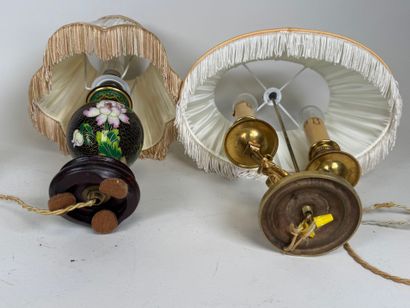 Lot comprenant :
- Petit vase balustre en...