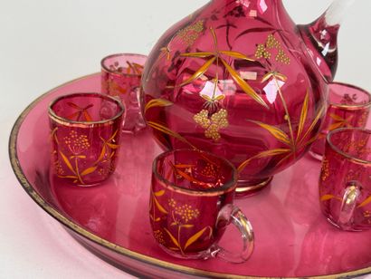 Service à liqueur en verre émaillé décoré...
