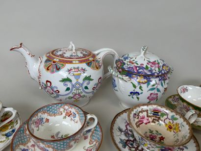 MINTON and others. Important collection of...