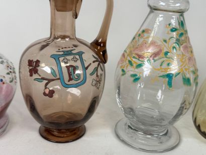Six carafons ou carafes certaines partiellement...