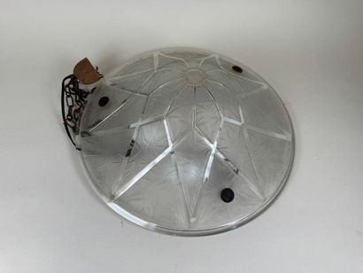 Grande vasque suspension en verre moulé et...