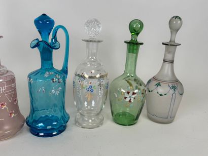 Six carafons ou carafes certaines partiellement...