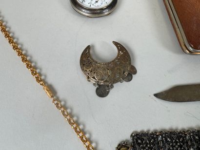 Small lot of display items including : 
-...