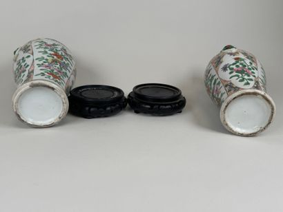 CHINE, XXe.
Paire de vases en porcelaine...