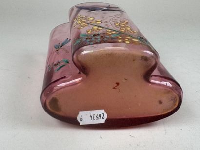 Vase droit à doublure en verre teinté rose...