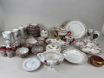 Important lot of polychrome and gold porcelain...