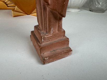 Lot comprenant :
- SAINT CLEMENT.
Garniture...