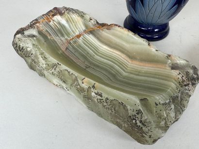 Two onyx storage trays.
6 x 25 x 12 cm (larger).
Also...