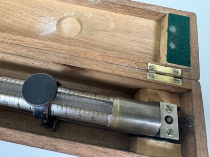 Lot d'objets de vitrine comprenant :
- une...