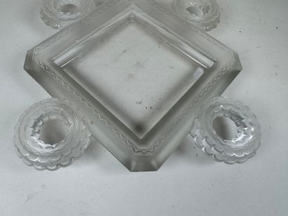 René LALIQUE (1860-1945).
Modèle CLUNY.
Jardinière...