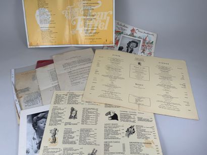 Small batch of menus including Paquebot FRANCE,...